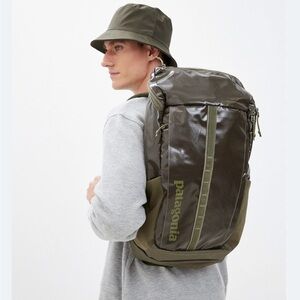 Patagonia Black Hole Pack 25L, Olive / Green